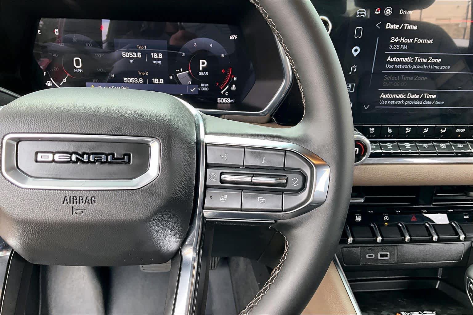 Used 2025 GMC Canyon Denali AWD/4WD image 25