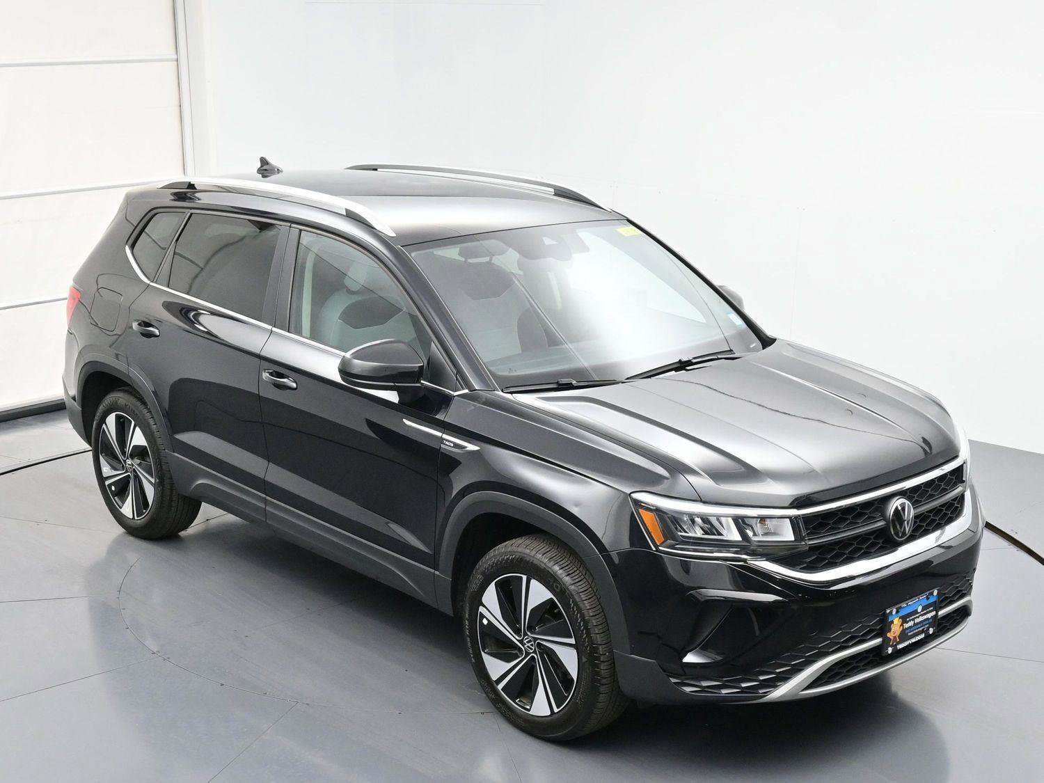 Used 2024 Volkswagen Taos SE image 36