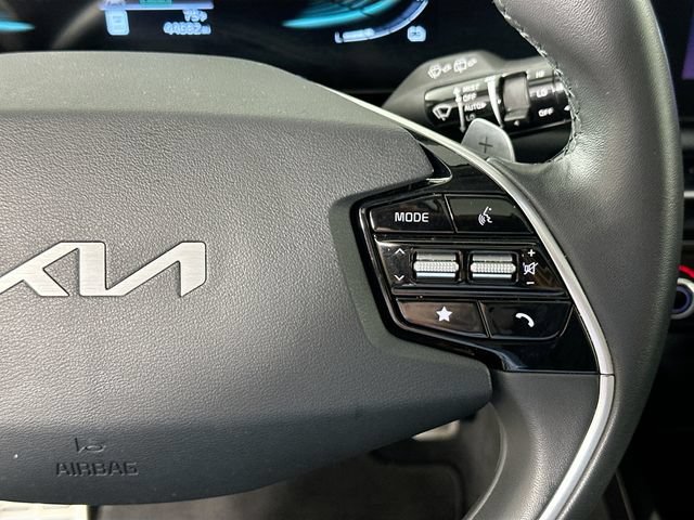 Used 2023 Kia Niro EX Touring FWD image 24