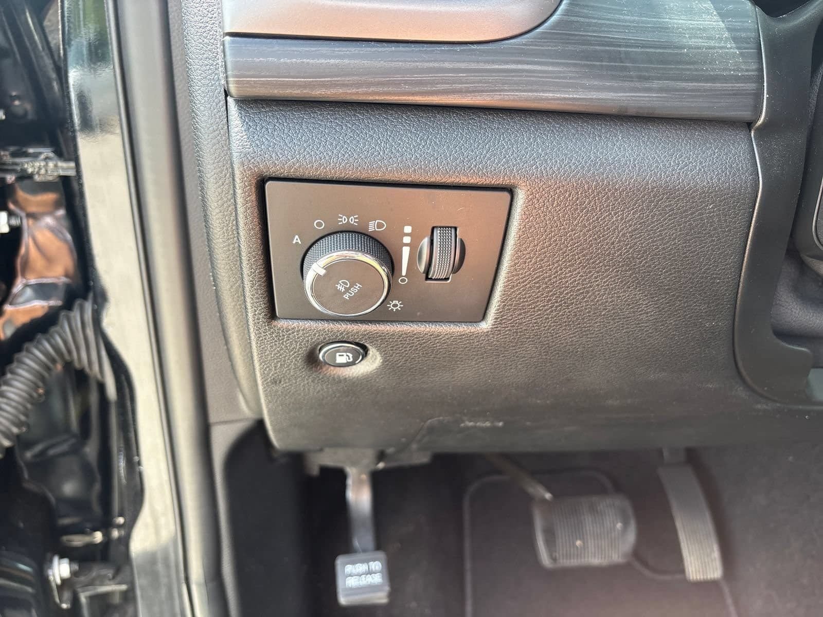 Used 2021 Jeep Grand Cherokee Freedom Edition RWD image 26