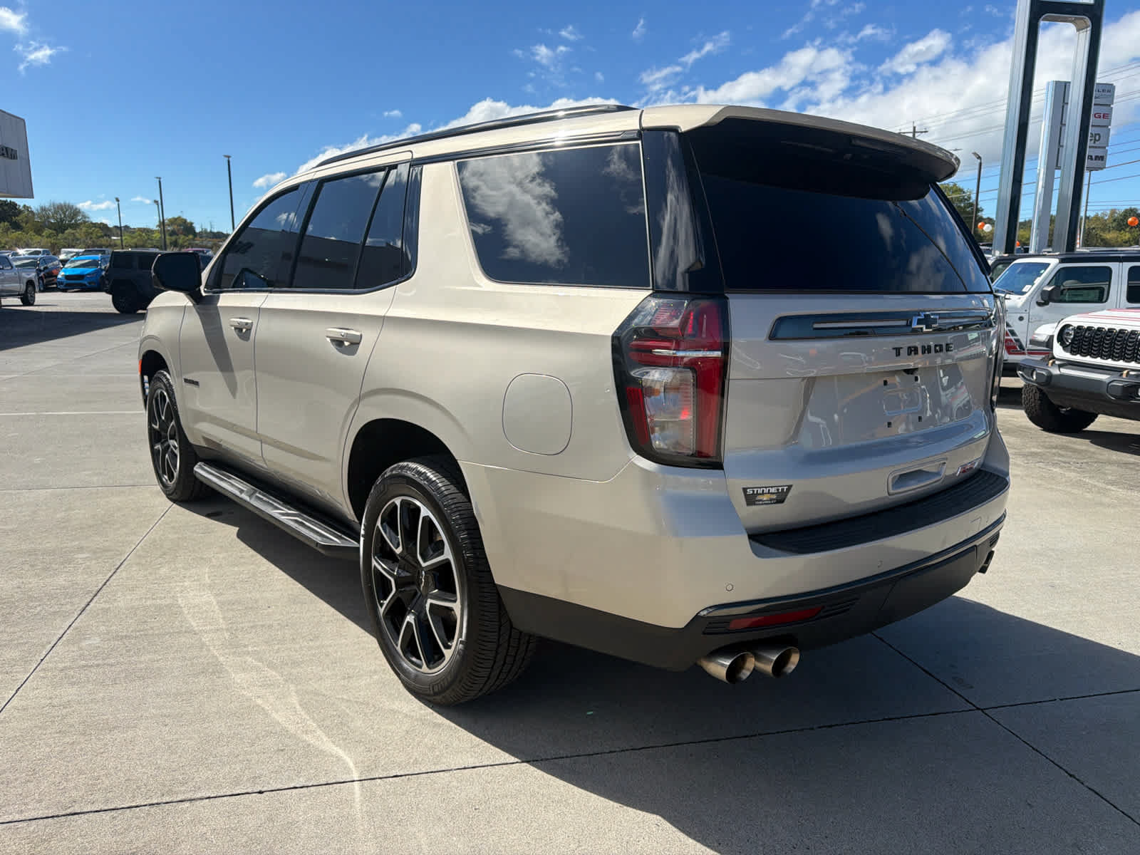 Used 2022 Chevrolet Tahoe RST w/ Sport Performance Package AWD/4WD image 7