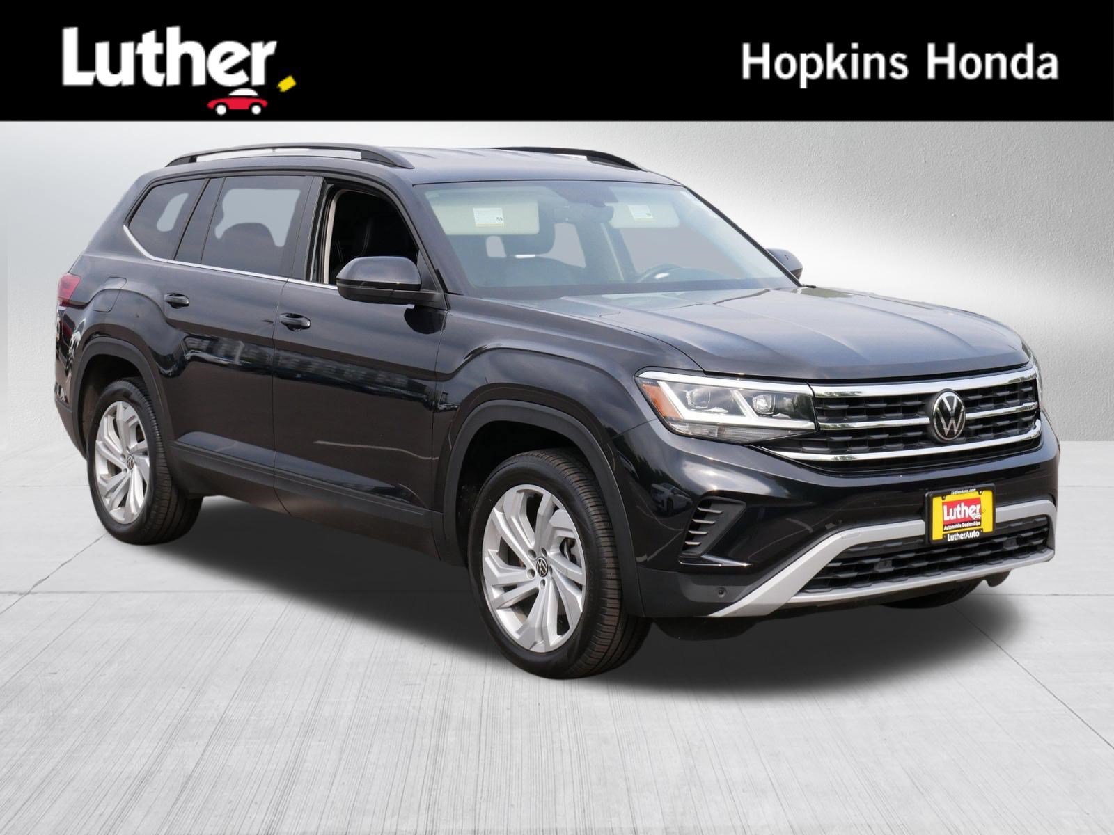 Used 2023 Volkswagen Atlas SE AWD/4WD image 1