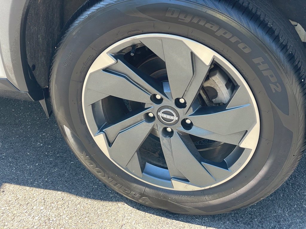 Certified 2025 Nissan Rogue SV AWD/4WD image 22