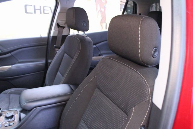 Used 2023 GMC Acadia SLE w/ LPO, Floor Liner Package AWD/4WD image 20
