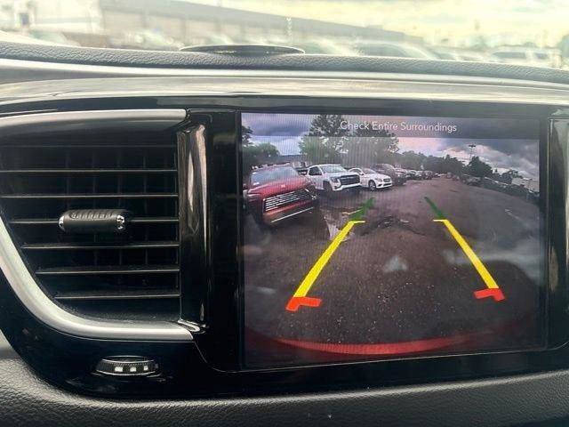 Used 2018 Chrysler Pacifica Touring-L Plus FWD image 33