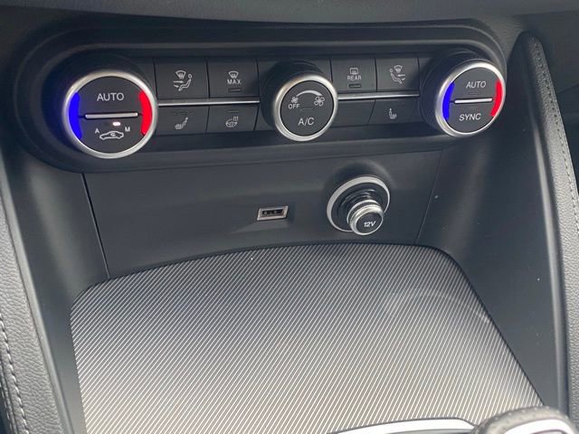 Used 2023 Alfa Romeo Stelvio Veloce image 28