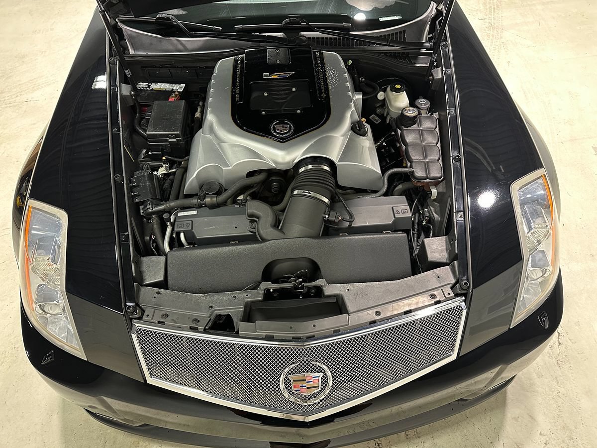 Used 2009 Cadillac XLR V RWD image 7