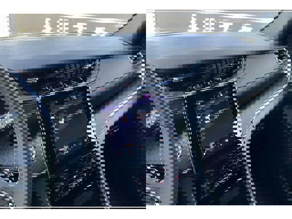 Used 2024 Jeep Grand Cherokee L Laredo image 7