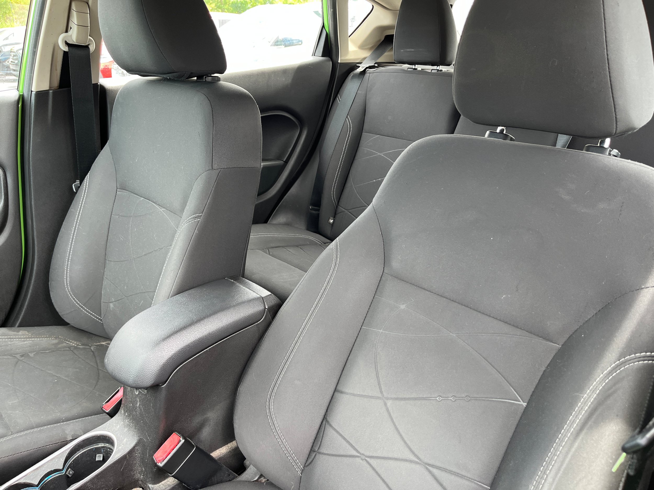 Used 2015 Ford Fiesta SE w/ Comfort Package FWD image 10
