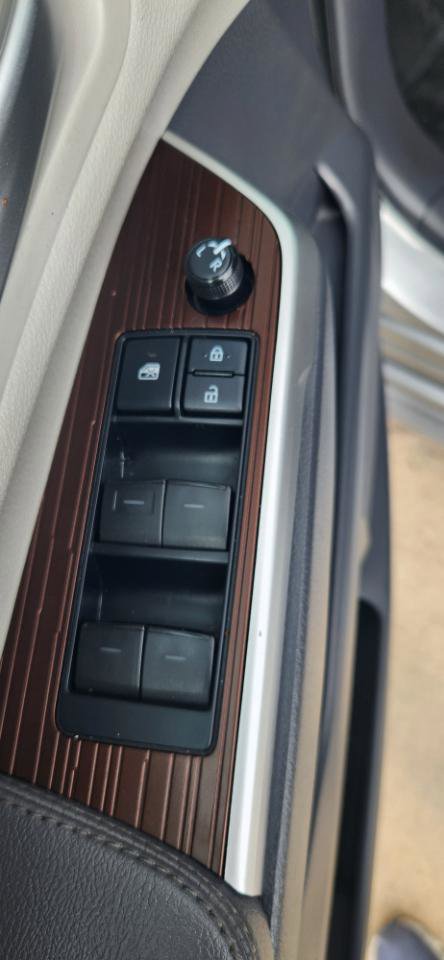 Used 2022 Toyota Sienna XLE image 15