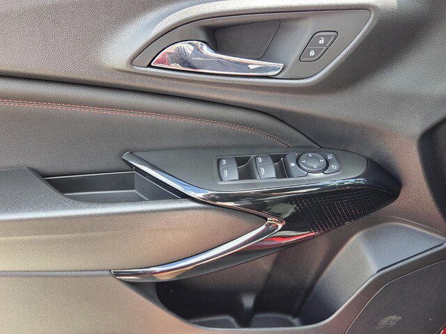 New 2026 Chevrolet Trax RS w/ Sunroof Package FWD image 11