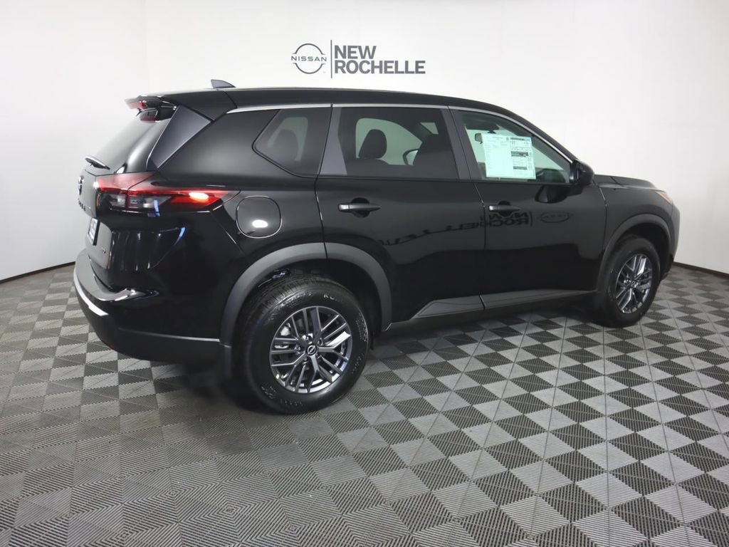 Certified 2025 Nissan Rogue S image 8