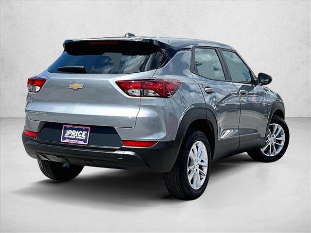 Used 2025 Chevrolet TrailBlazer LS FWD image 2