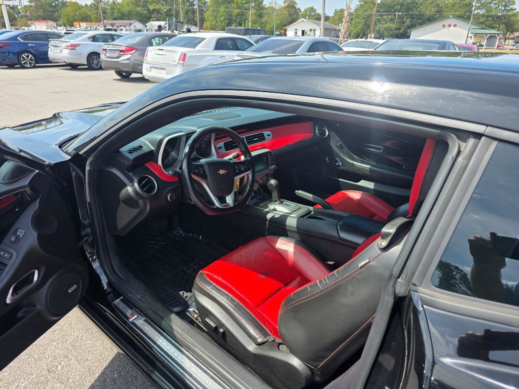 Used 2015 Chevrolet Camaro SS w/ Commemorative Special Edition RWD image 5