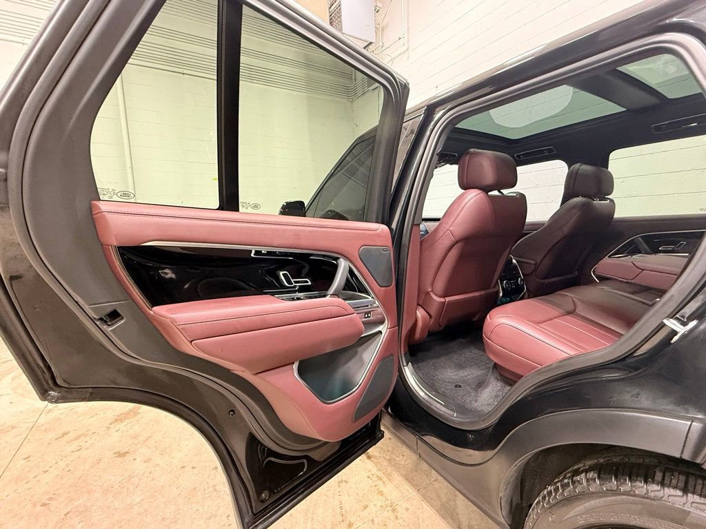 Used 2023 Land Rover Range Rover SE image 33