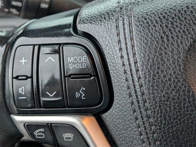 Used 2015 Toyota Highlander XLE image 24