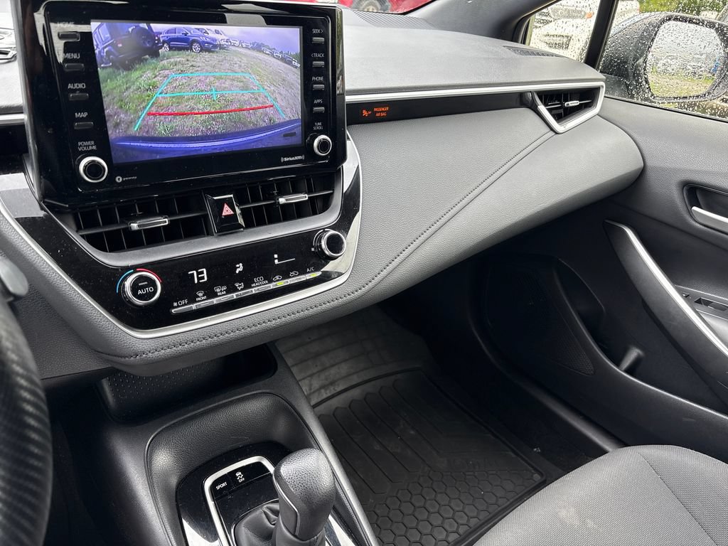 Used 2022 Toyota Corolla SE w/ SE Premium Package FWD image 8