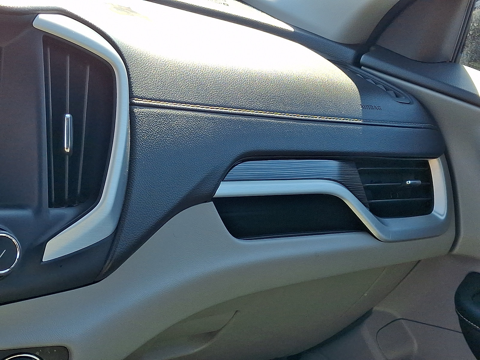 Used 2024 GMC Terrain SLT FWD image 26