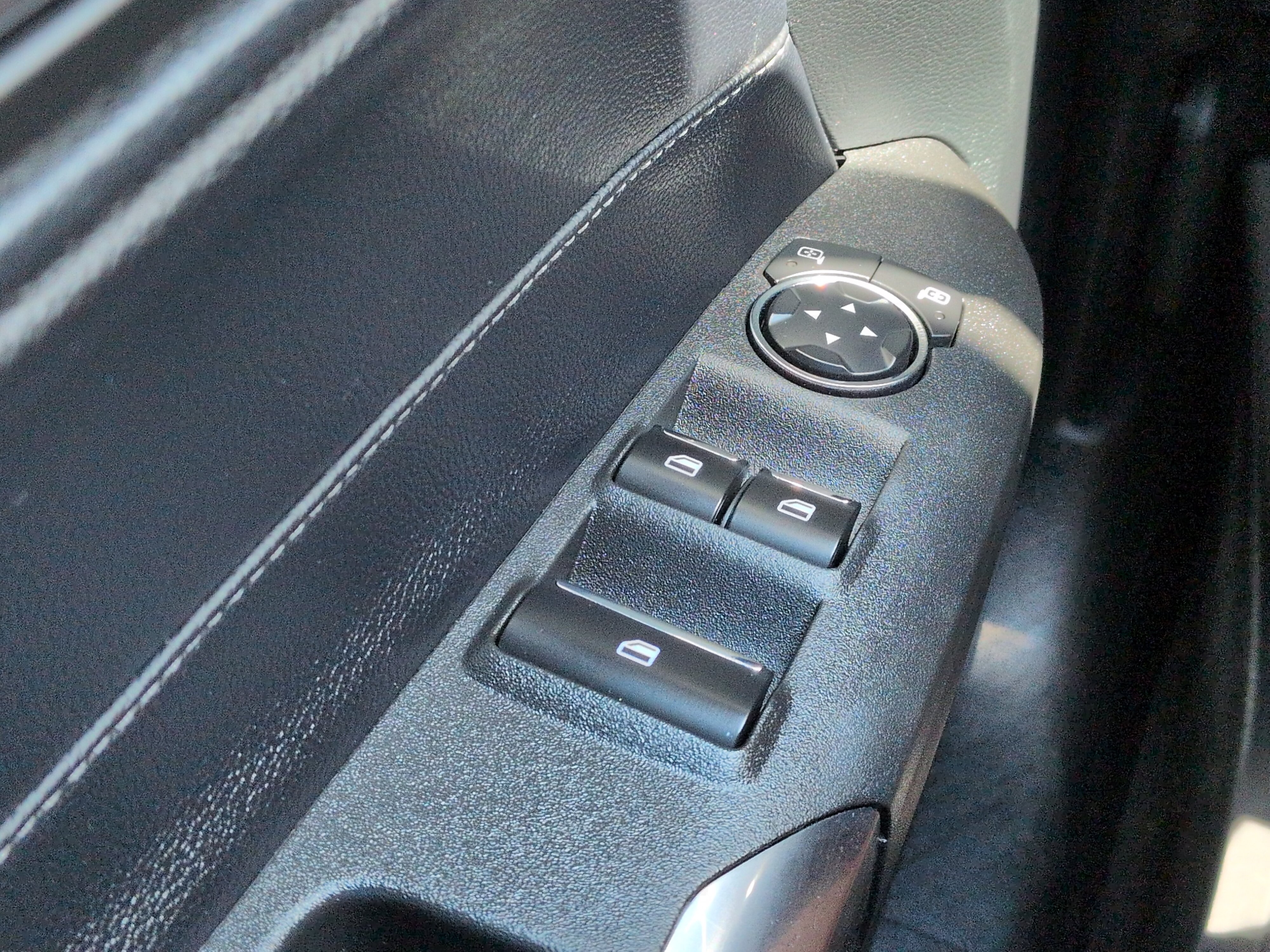 Certified 2020 Ford Mustang Premium RWD image 20