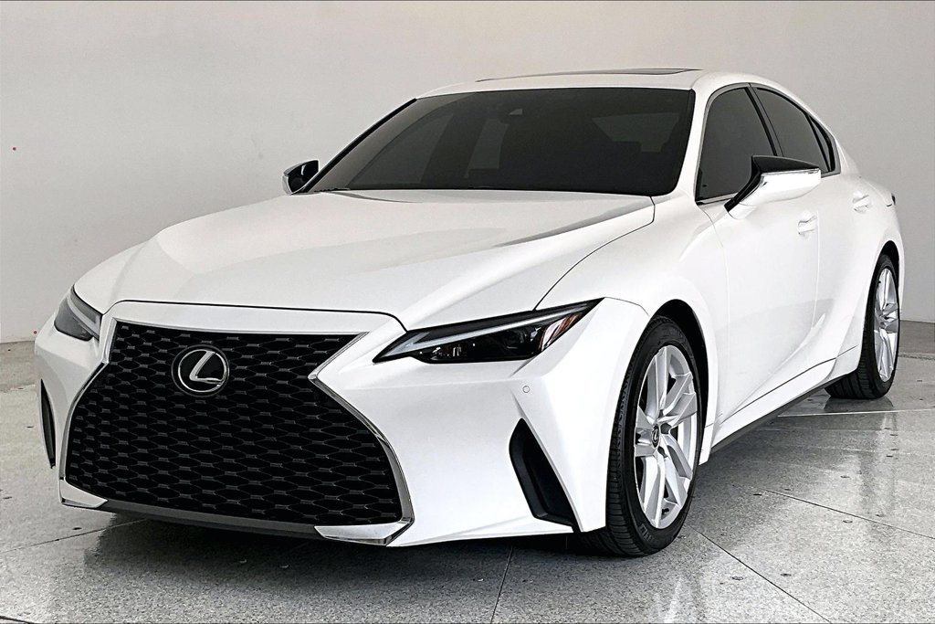 Used 2024 Lexus IS 300 w/ Comfort Package RWD image 5
