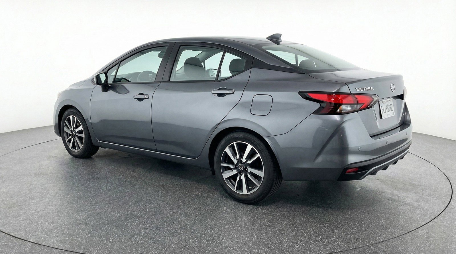 Used 2025 Nissan Versa SV image 6