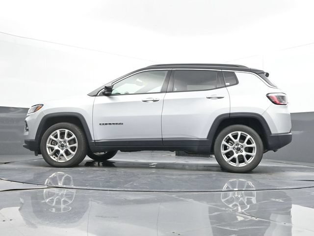Used 2025 Jeep Compass Limited AWD/4WD image 50