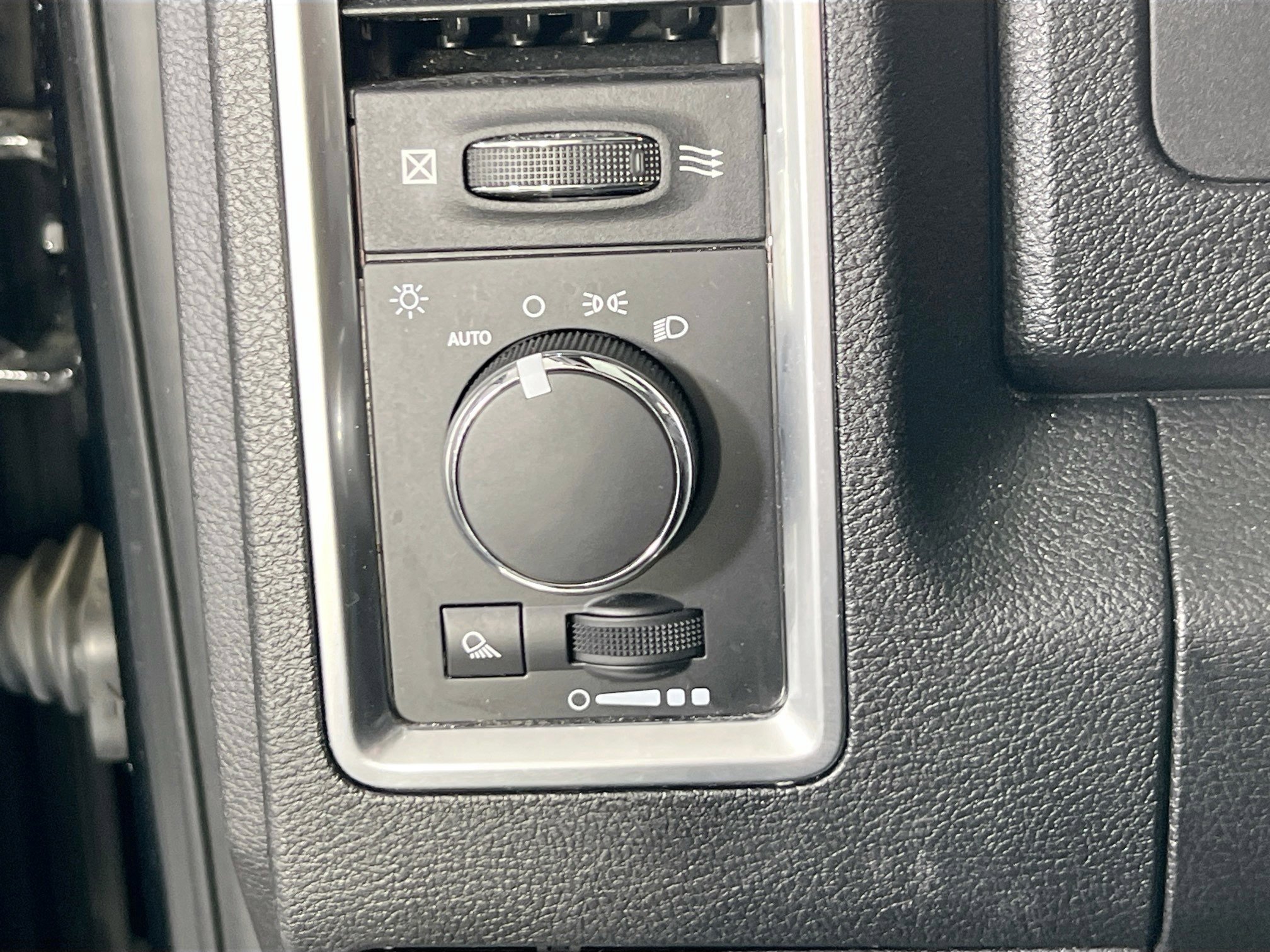 Used 2021 RAM 1500 Classic Warlock w/ Electronics Group image 10