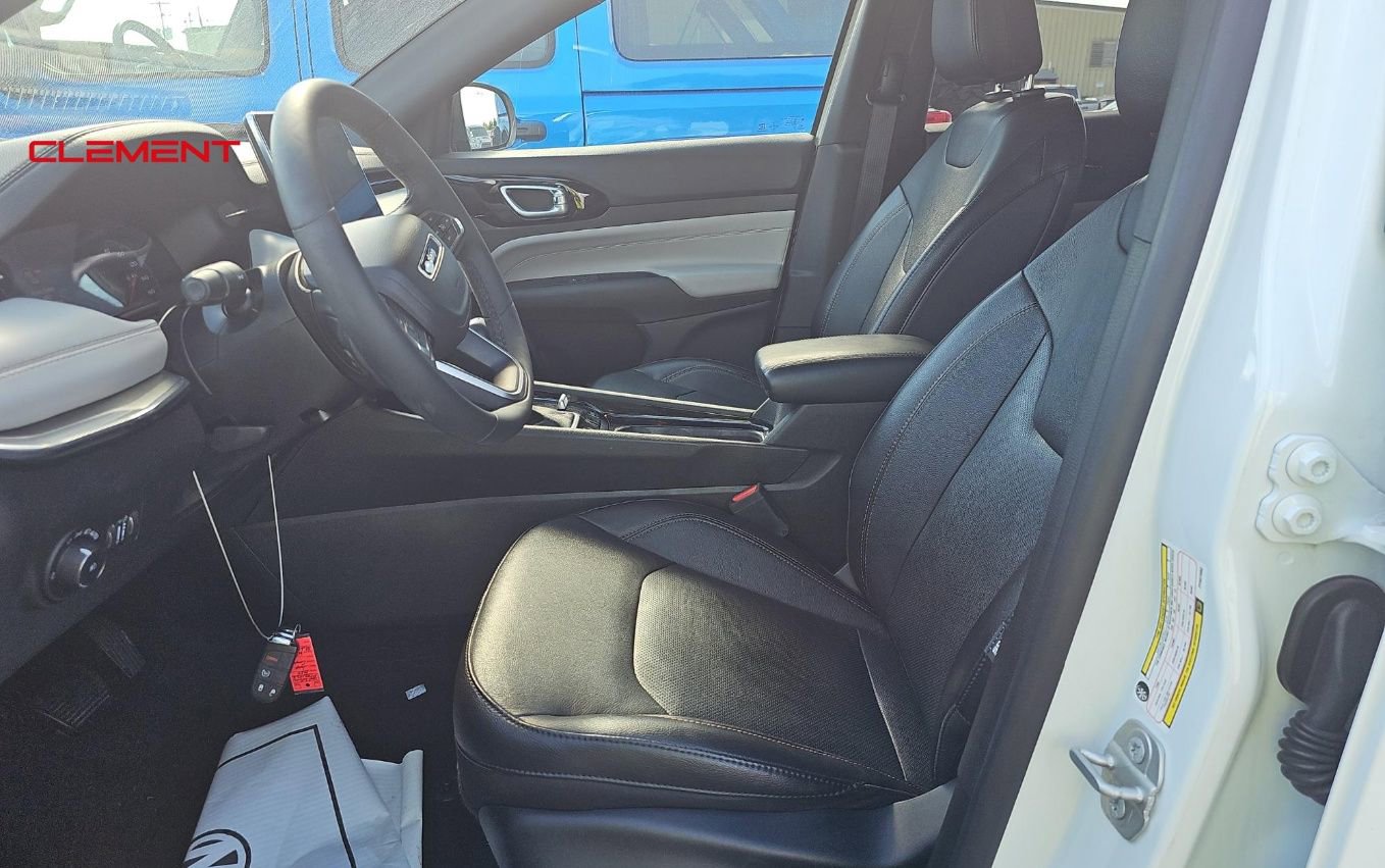 Used 2023 Jeep Compass Limited image 10