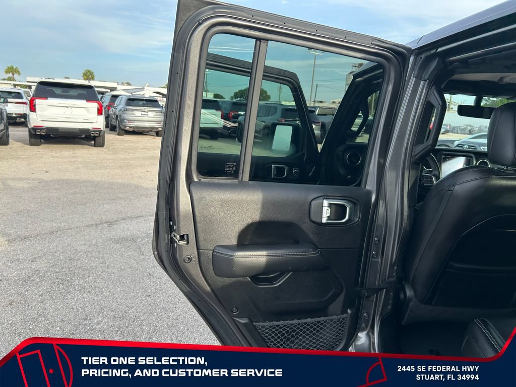 Used 2022 Jeep Gladiator Overland w/ Popular Equipment Package AWD/4WD image 26