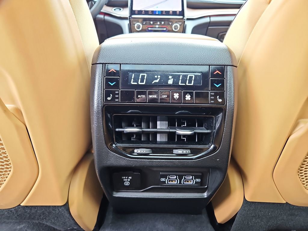 Used 2022 Jeep Grand Cherokee Summit AWD/4WD image 31