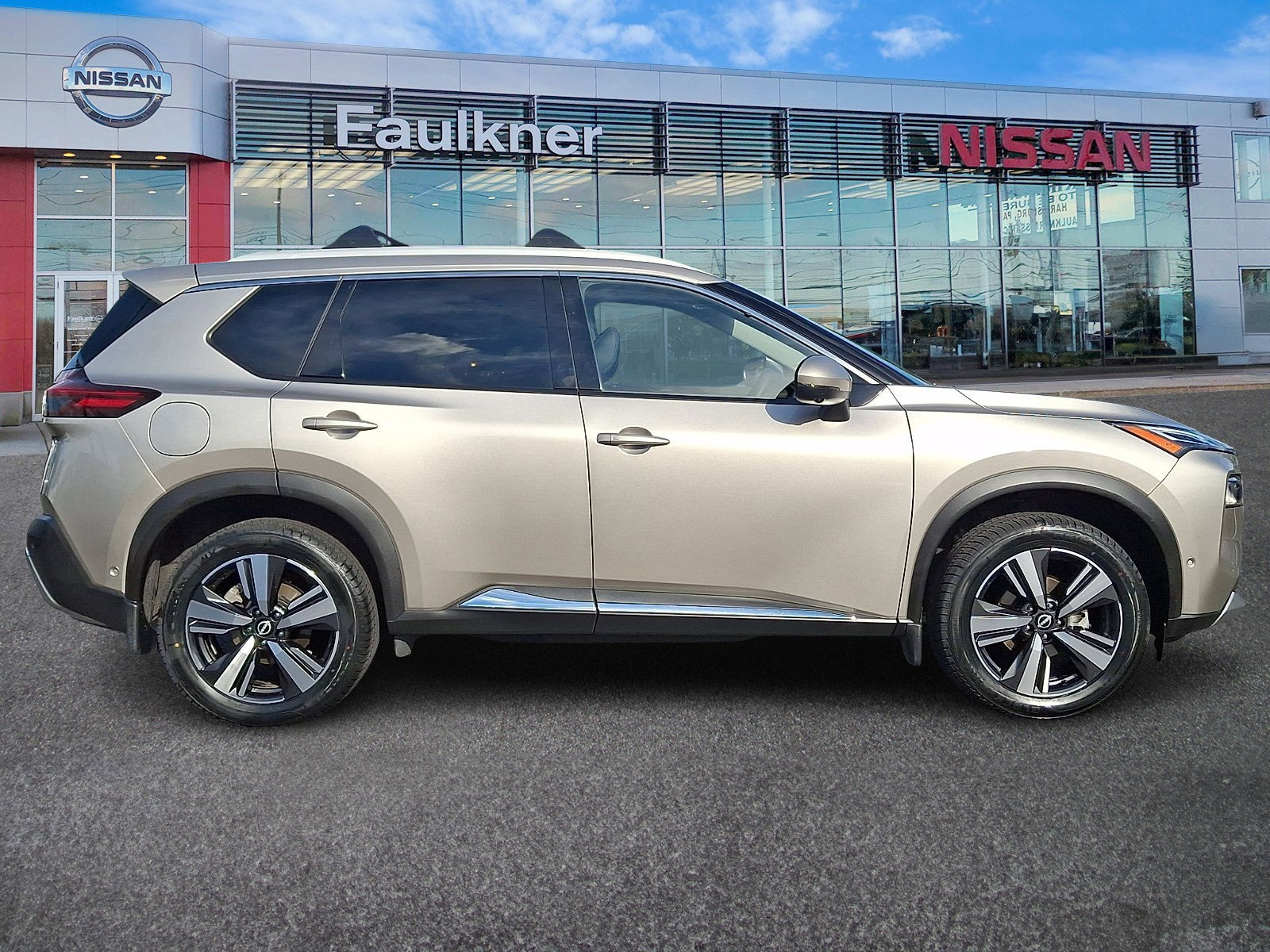 Certified 2023 Nissan Rogue Platinum w/ Platinum Premium Package AWD/4WD image 7
