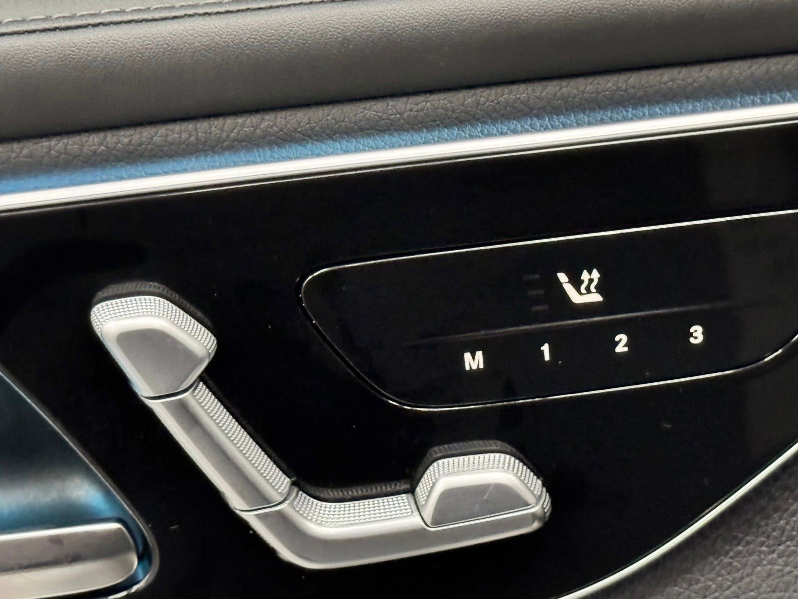 Used 2025 Mercedes-Benz GLC 300 image 22
