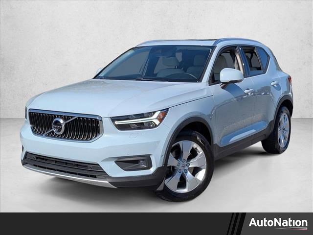 Used 2019 Volvo XC40 T5 Momentum image 1