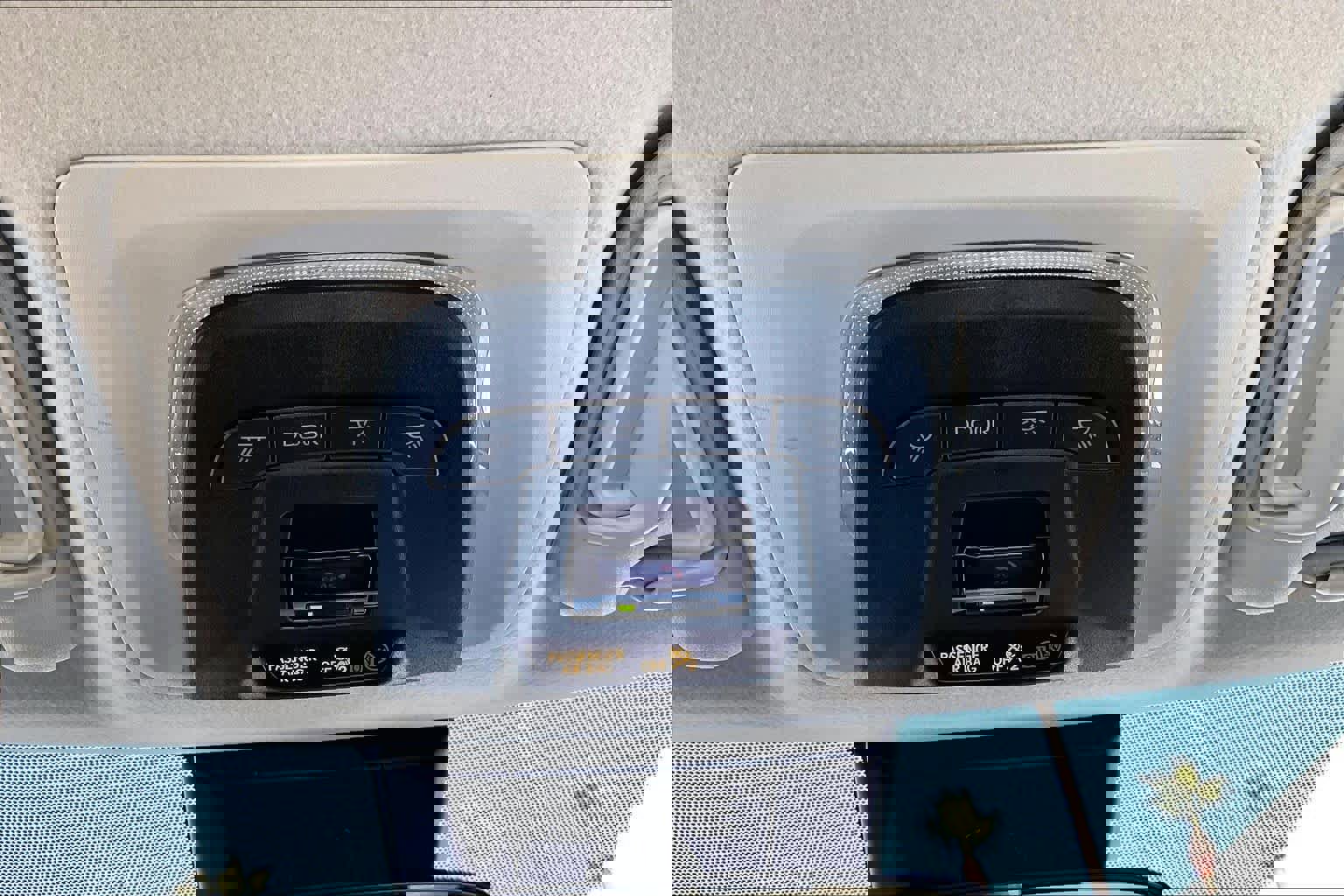 Used 2023 Toyota Corolla LE w/ Carpet Mat Package (TMS) FWD image 33