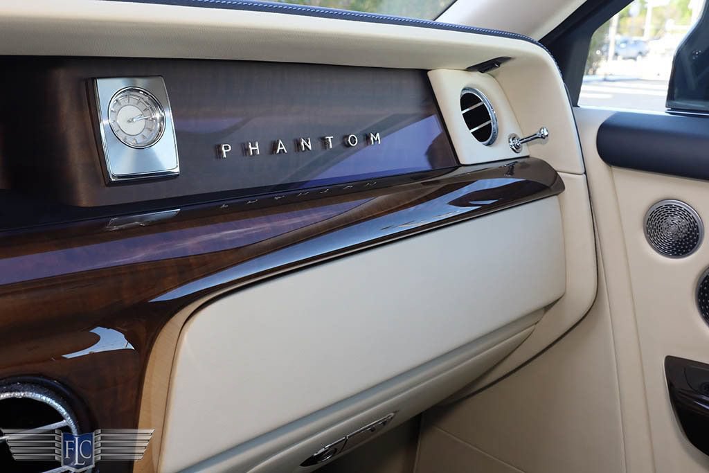 Used 2018 Rolls-Royce Phantom Sedan RWD image 45
