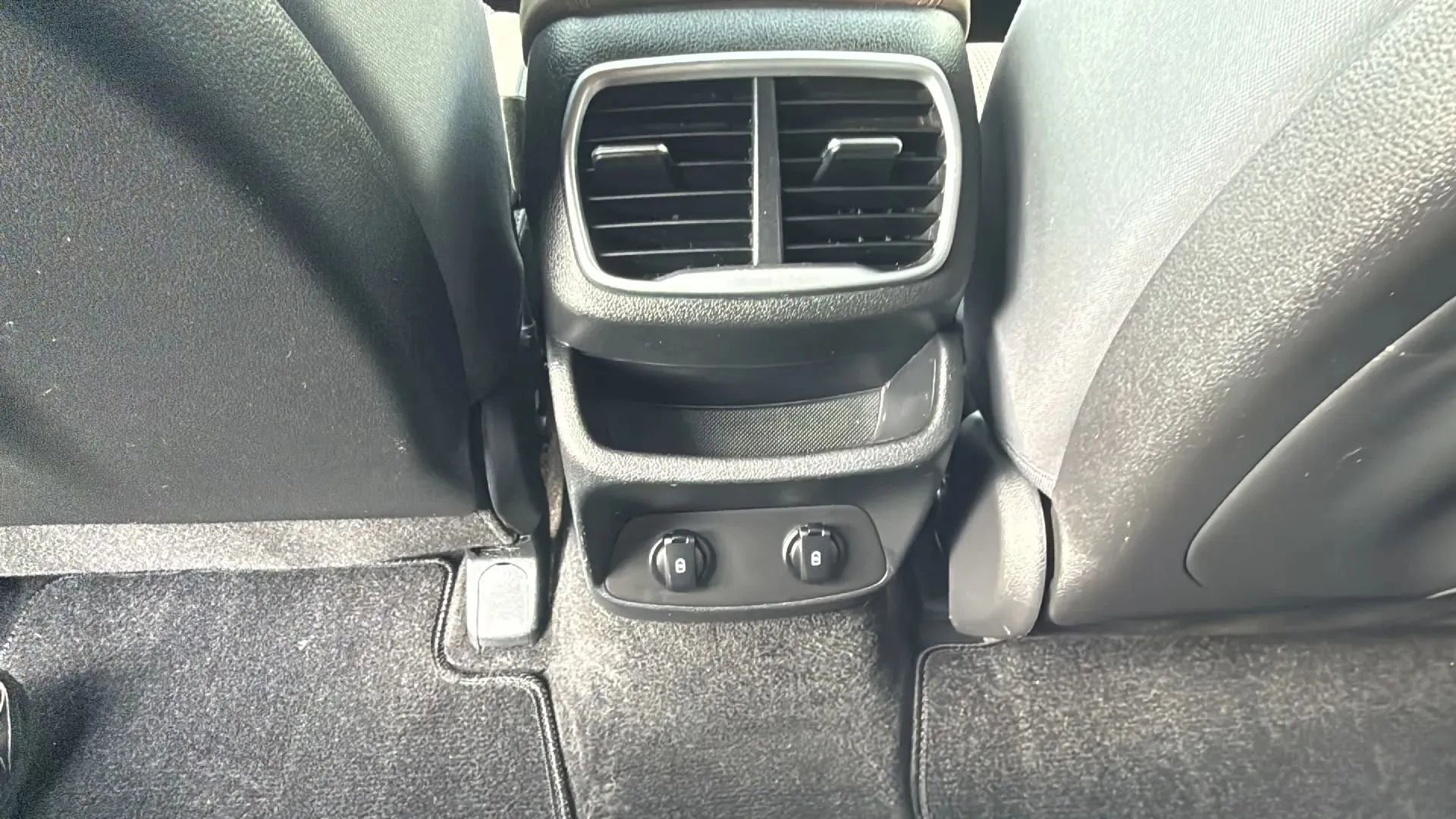 Used 2019 Hyundai Santa Fe SEL AWD/4WD image 28