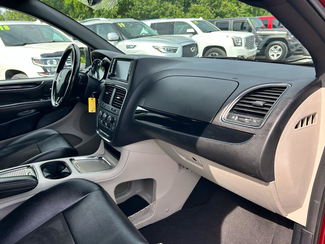 Used 2020 Dodge Grand Caravan SXT FWD image 9