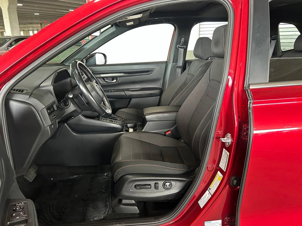 Used 2025 Honda CR-V Sport image 16