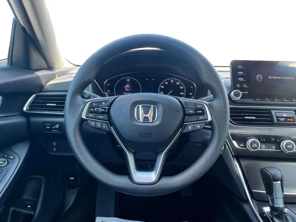 Used 2018 Honda Accord LX image 13