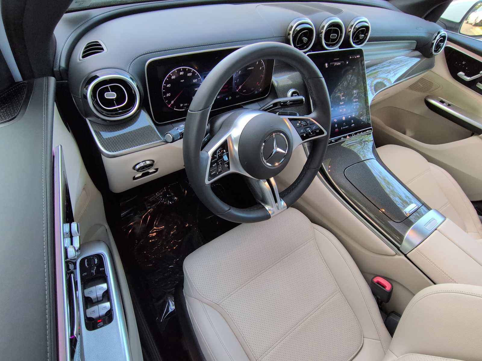 Used 2023 Mercedes-Benz GLC 300 4MATIC image 10