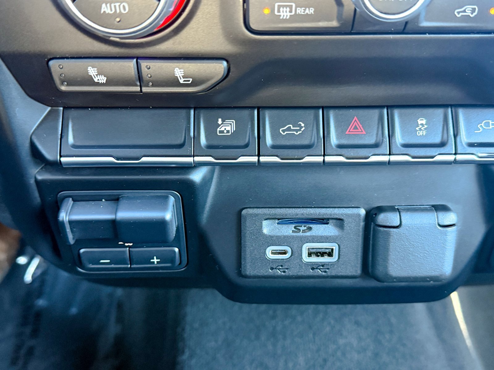 Certified 2022 Chevrolet Silverado 2500 LTZ image 32