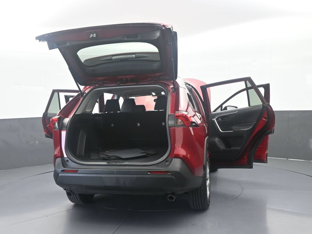 Used 2021 Toyota RAV4 LE FWD image 68