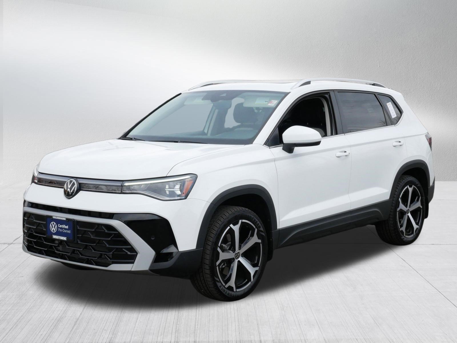 Certified 2025 Volkswagen Taos SEL AWD/4WD image 3