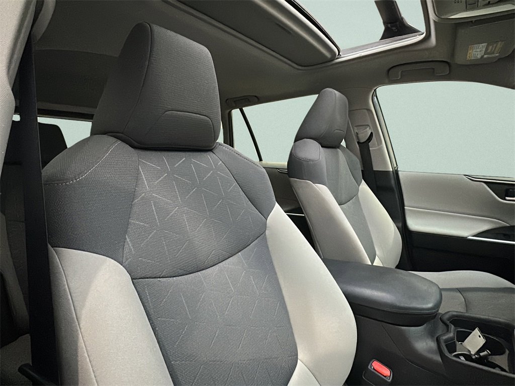 Used 2019 Toyota RAV4 XLE image 16