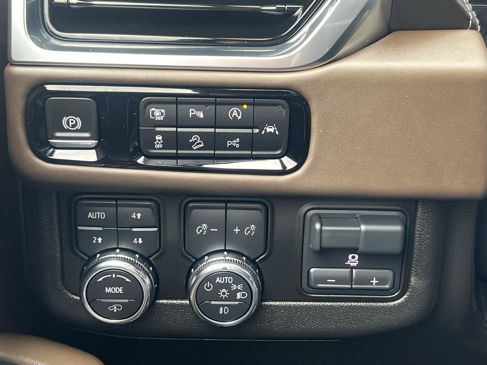 Used 2025 GMC Yukon XL Denali Ultimate AWD/4WD image 33