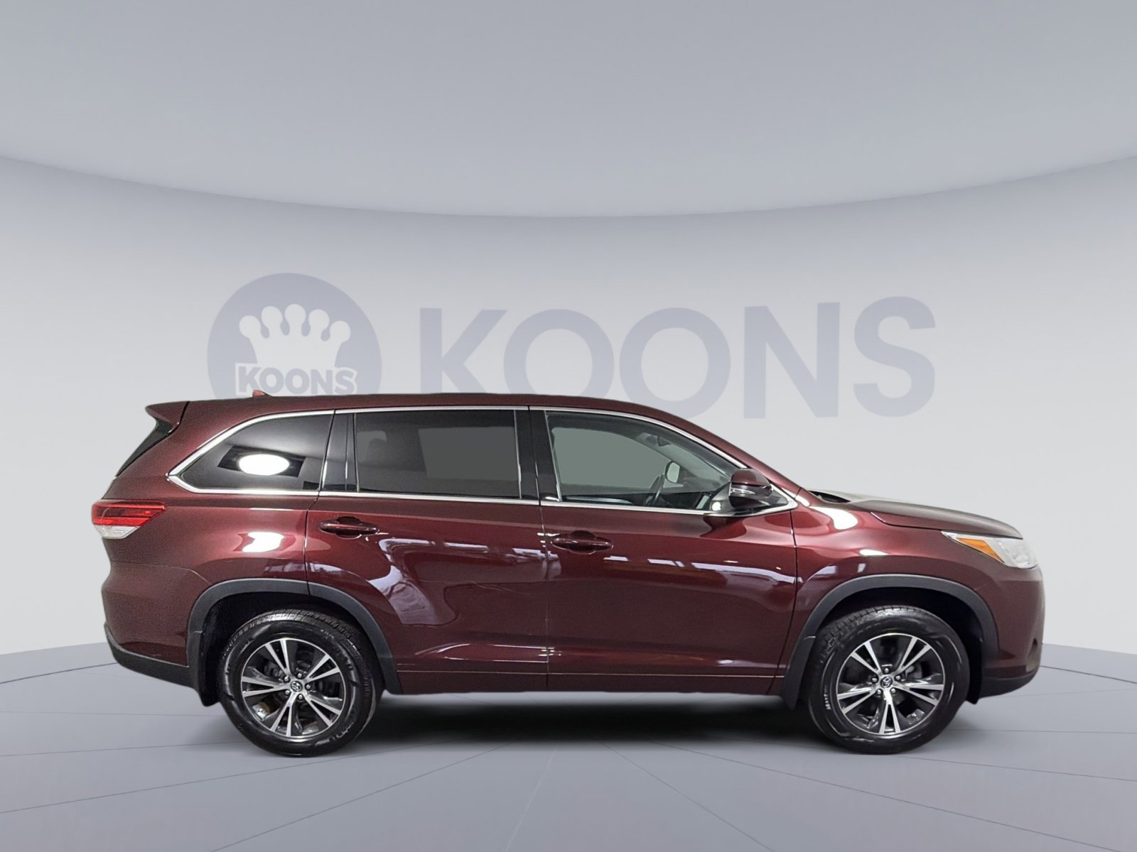 Used 2017 Toyota Highlander Plus image 8