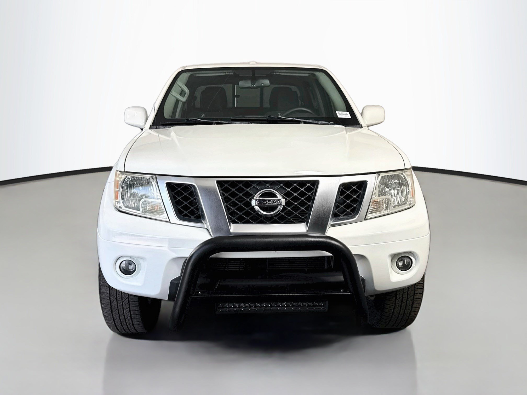 Used 2018 Nissan Frontier PRO-4X AWD/4WD image 2