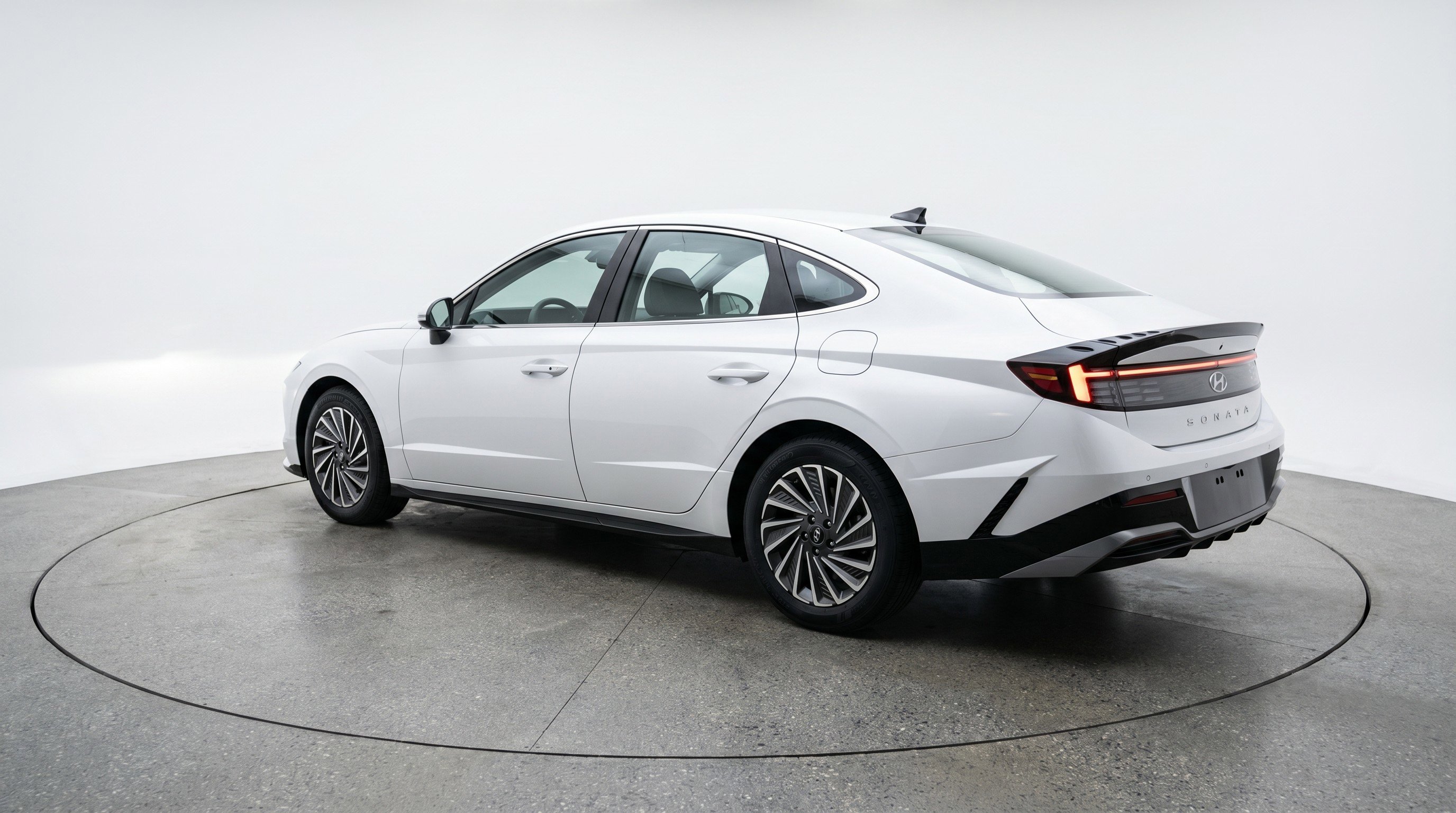 Used 2025 Hyundai Sonata SEL FWD image 6