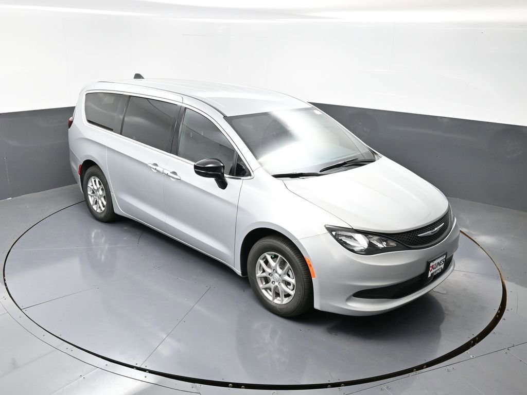 New 2026 Chrysler Voyager LX image 31