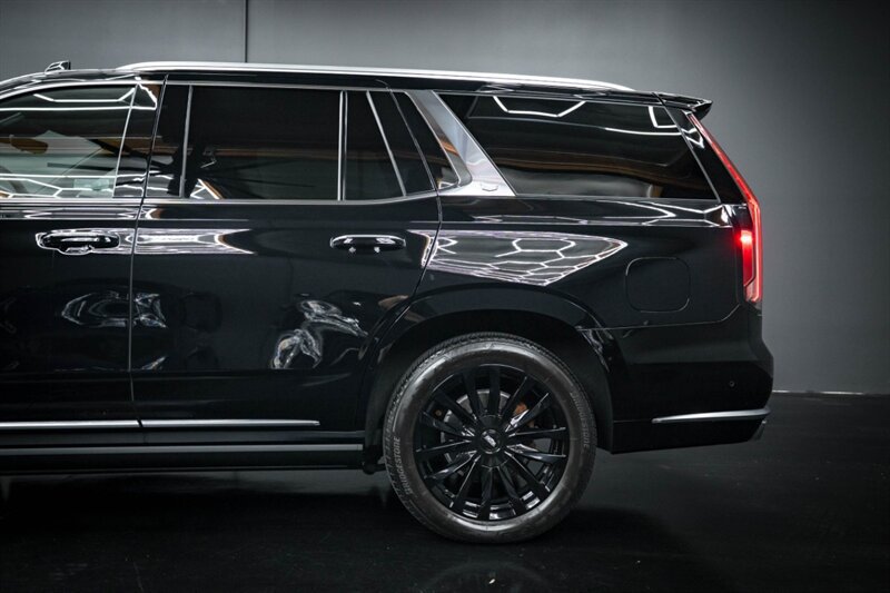 Used 2023 Cadillac Escalade Premium Luxury w/ Performance Package AWD/4WD image 6